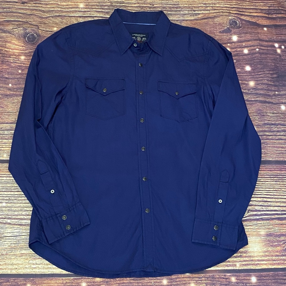 Men’s American Eagle blue button down. Vintage fit. Size L. NWT.